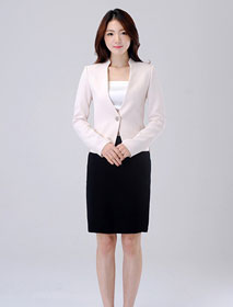 淺粉色女士職業(yè)裝 淺粉色女士職業(yè)裝